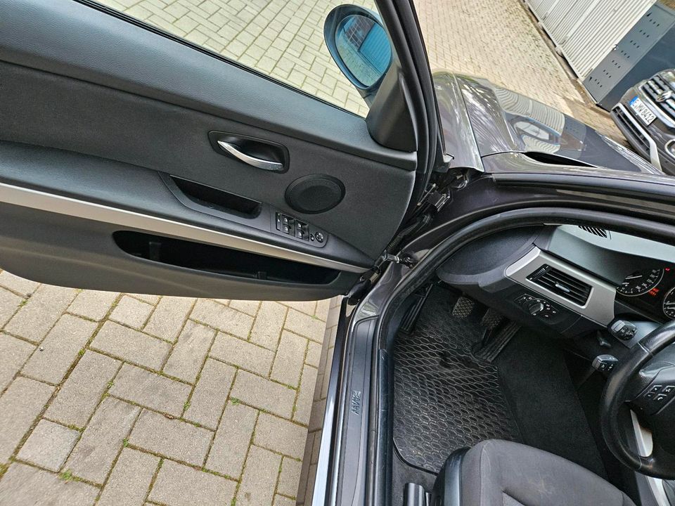 BMW 318i E90 mit Sportfahrwerk 18 Zoll alufelgen  neue TÜV 6.2026 in Essen