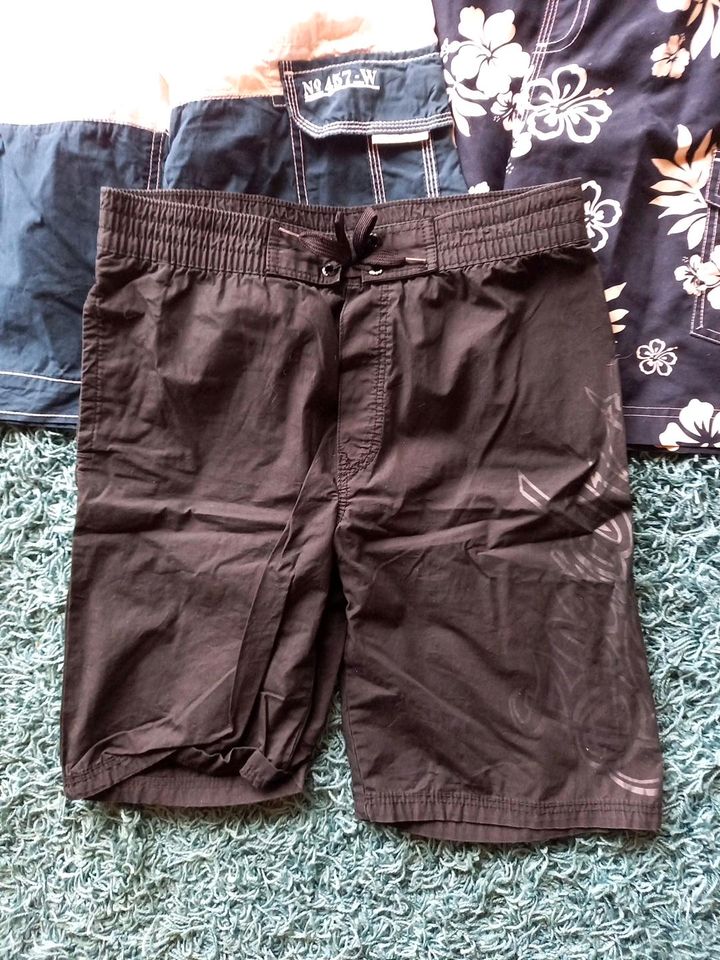 Badehose/Badeshorts 146/152 in Bergisch Gladbach