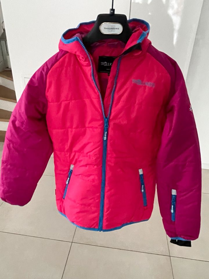 Trollkids Ski-/Winterjacke neu ungetragen mehrfarbig Kapuze in München