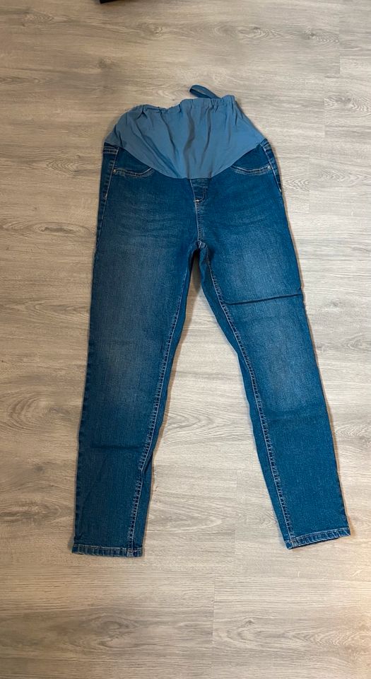 Umstandshosen Jeans (4 Stück) in Stadtallendorf