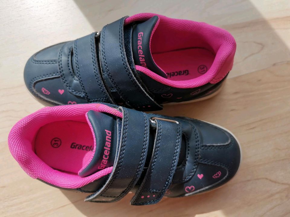 Kinderschuhe / Sneaker in Hirschaid