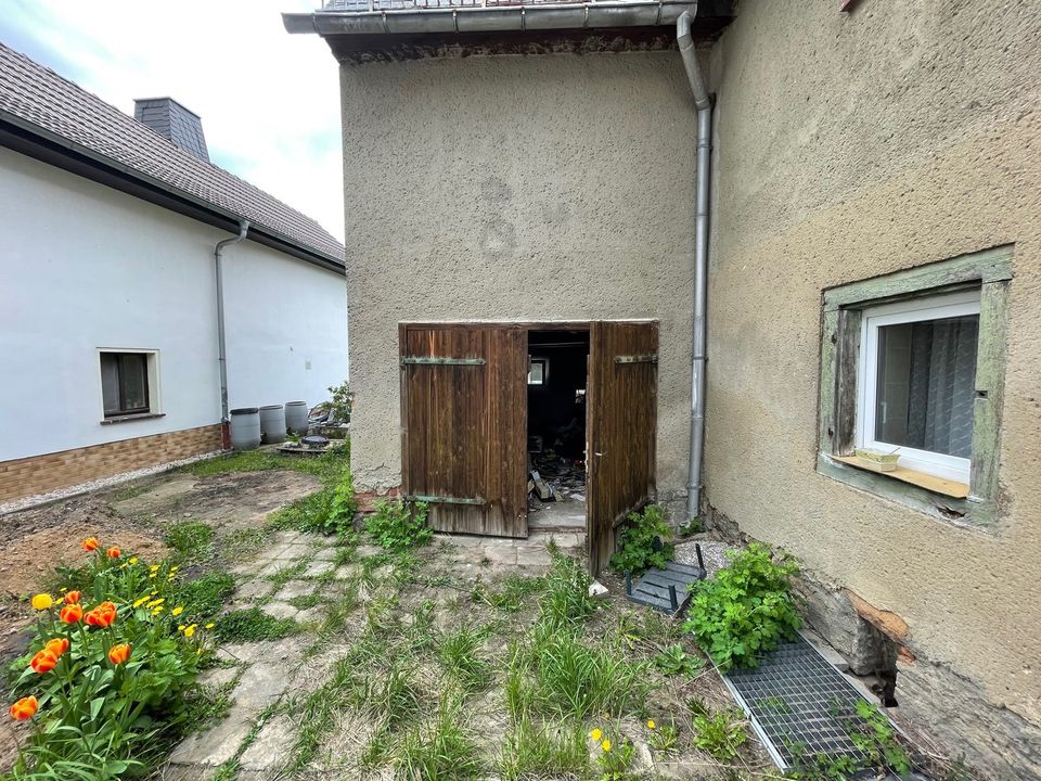 Exklusives Einfamilienhaus mit Garage und Garten in Wyhratal