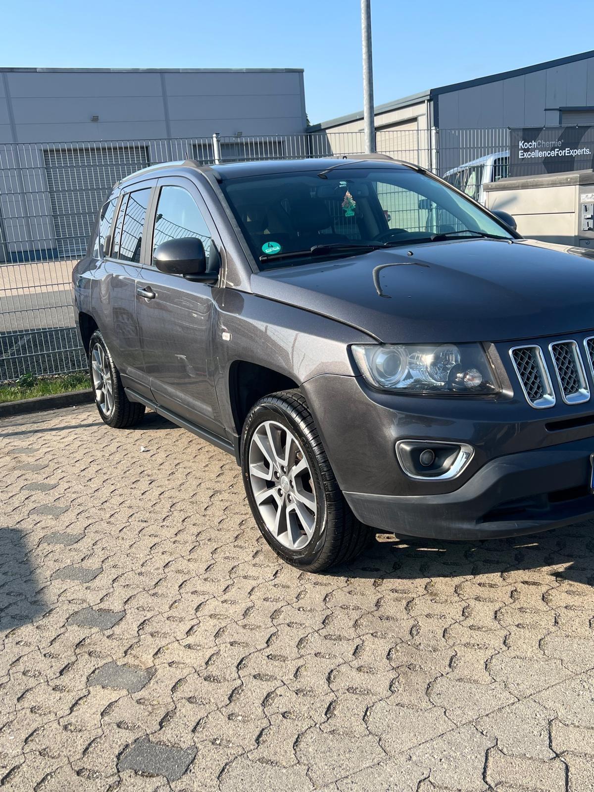 Abbildung des Autos Jeep compass 2014
