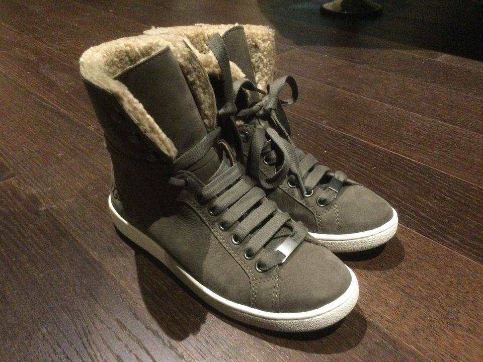 UGG Starlyn sneaker boot Stiefelette grau Größe 38 neu in Weyhe