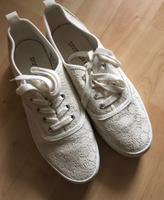 Cremefarbene Häkelsneaker Hippi Boho Sommer München - Schwanthalerhöhe Vorschau