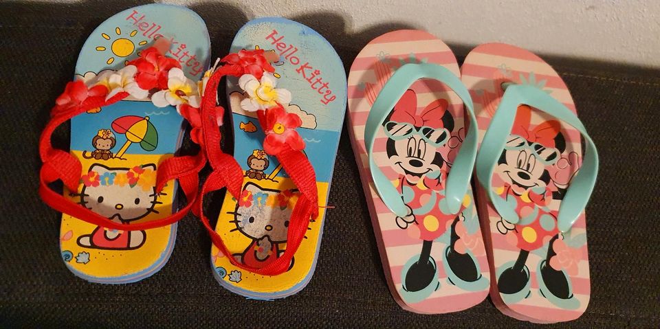 MINNIE MOUSE Flipflop Bade SANDALEN Schuhe Hello Kitty Hausschuhe in Alsenz