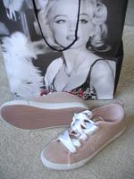 Guess Damen Sneaker Gr. 40 Sommerschuh Neu ungetragen Rheinland-Pfalz - Höhr-Grenzhausen Vorschau