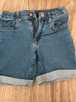 Verschiedene kurze Jeans in 122 H&M Bayern - Germering Vorschau