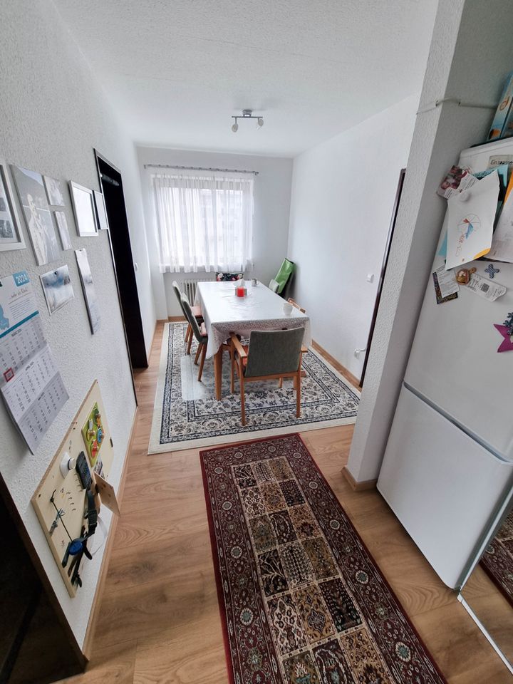 Geräumige 4-Zimmer Wohnung mit Balkon und Garage in Coburg