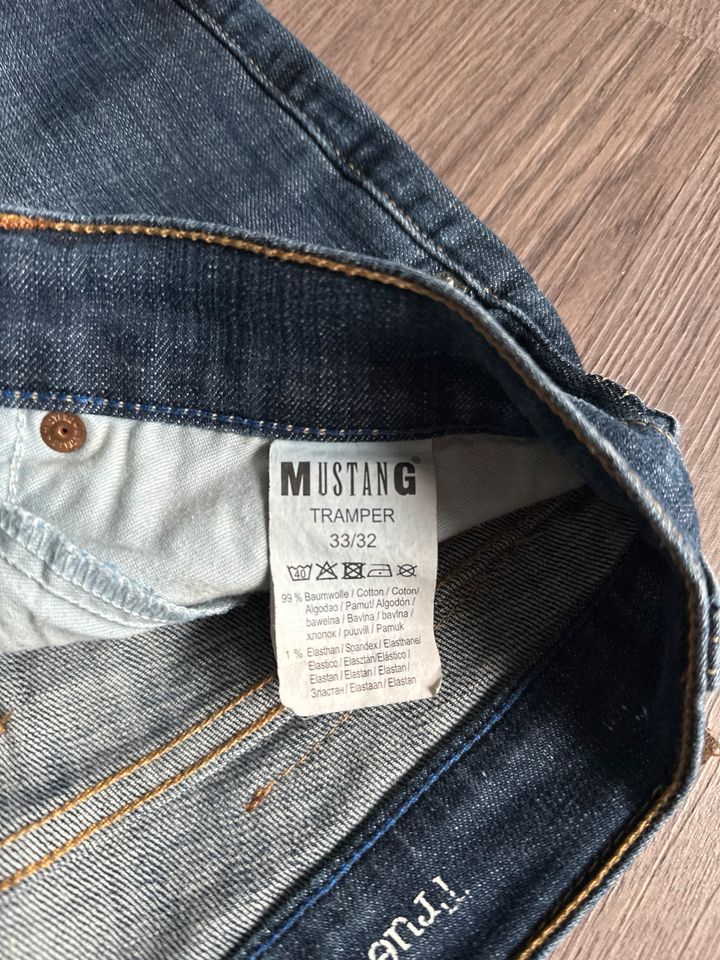 Mustang Blue Jeans W33/L32 in Schwanewede