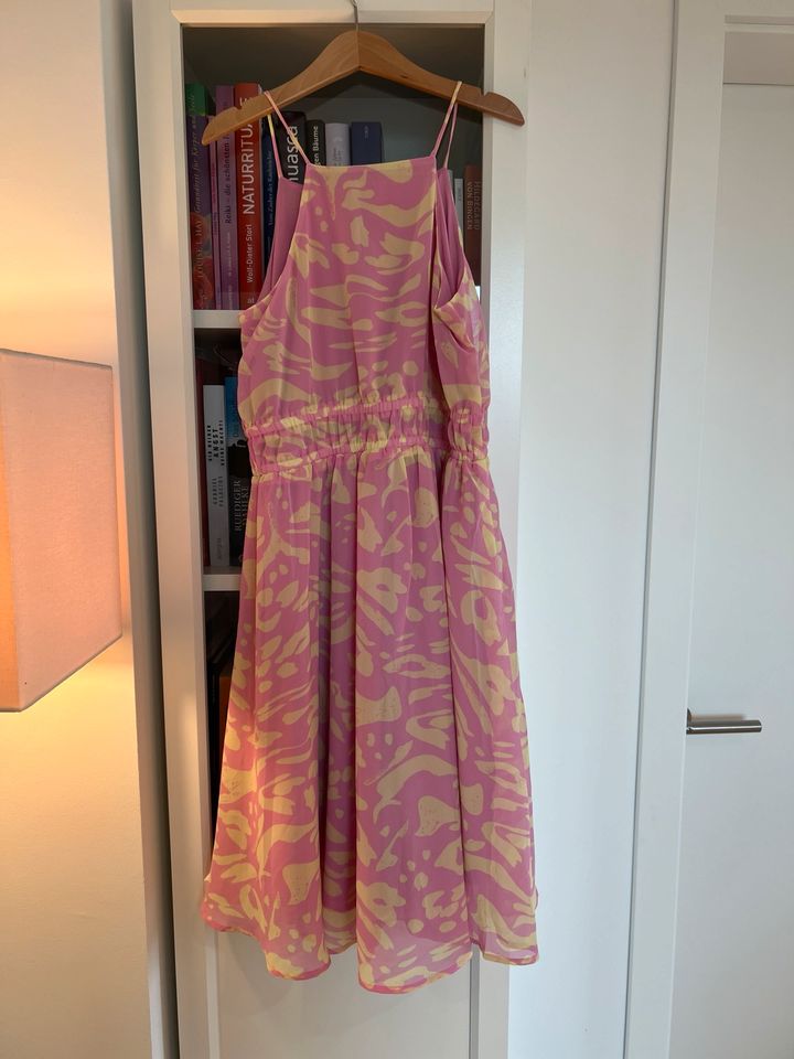 Ungetragenes festliches Sommerkleid H&M in Größe 146 in Castrop-Rauxel