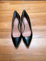 Pumps CALVIN KLEIN Gr.38,High Heels,wie neu Nordrhein-Westfalen - Unna Vorschau