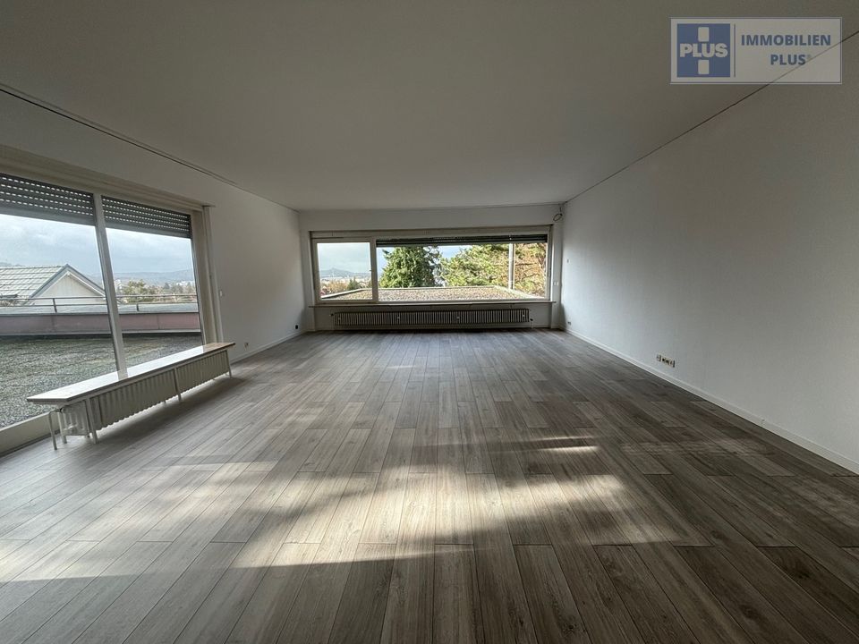 HOMBURG; GROẞZÜGIGE 142 m² WOHNUNG MIT HAUSCHARAKTER IN BESTER WOHNLAGE in Homburg