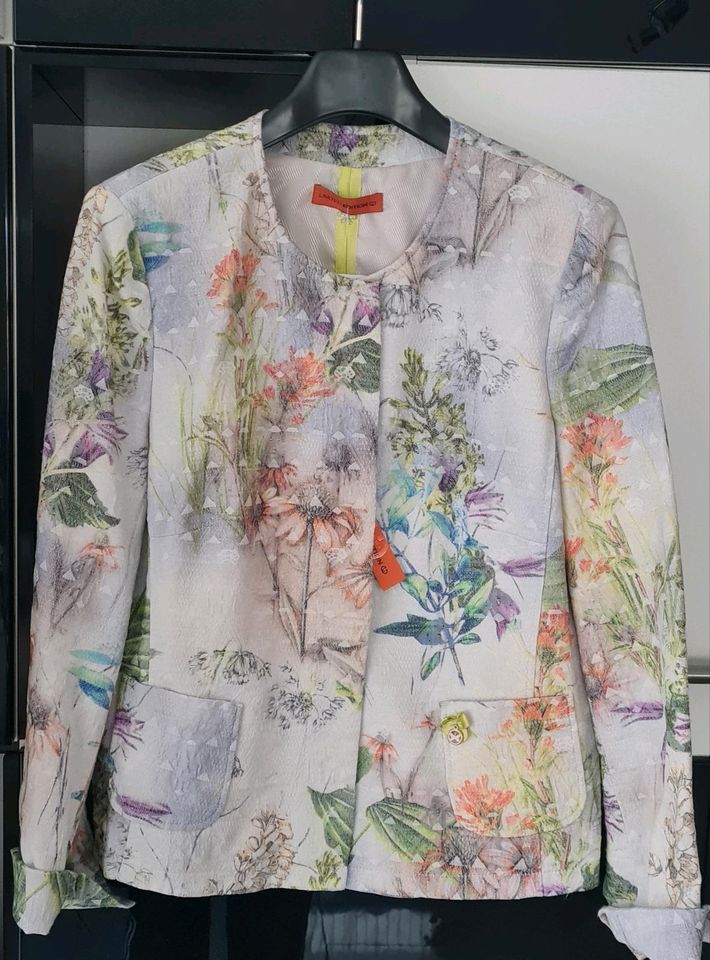 Gerry Weber, Blazer mit Blumenmuster, Gr. 40 in Thyrnau