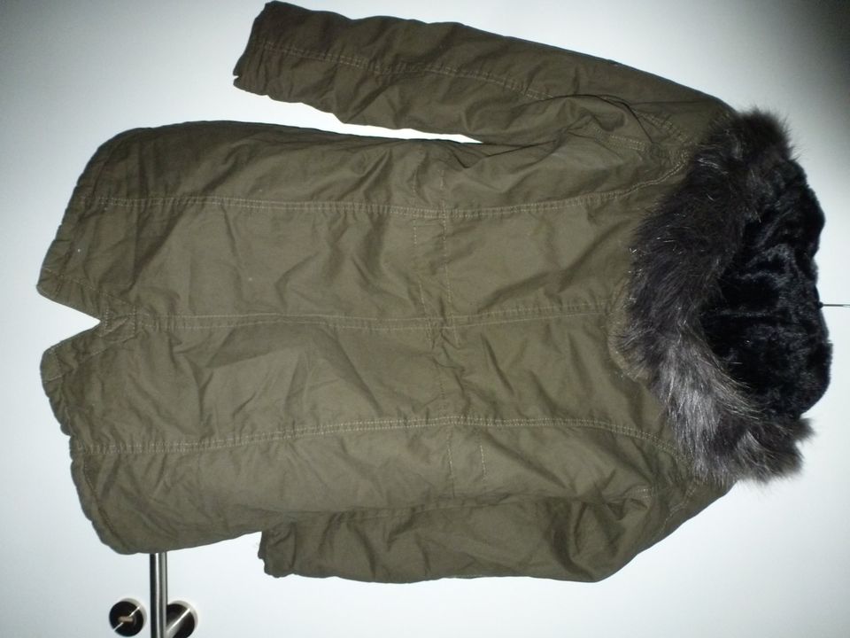 Damen Jacke Winterjacke Parka Winterparka Khaki Gr. M NEU in Arnstadt