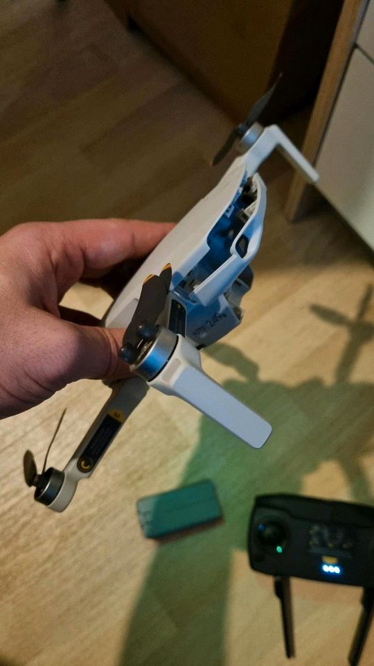 Verkaufe DJI Mini SE Drohne (mit Gimbal-Schaden) in Oldenburg