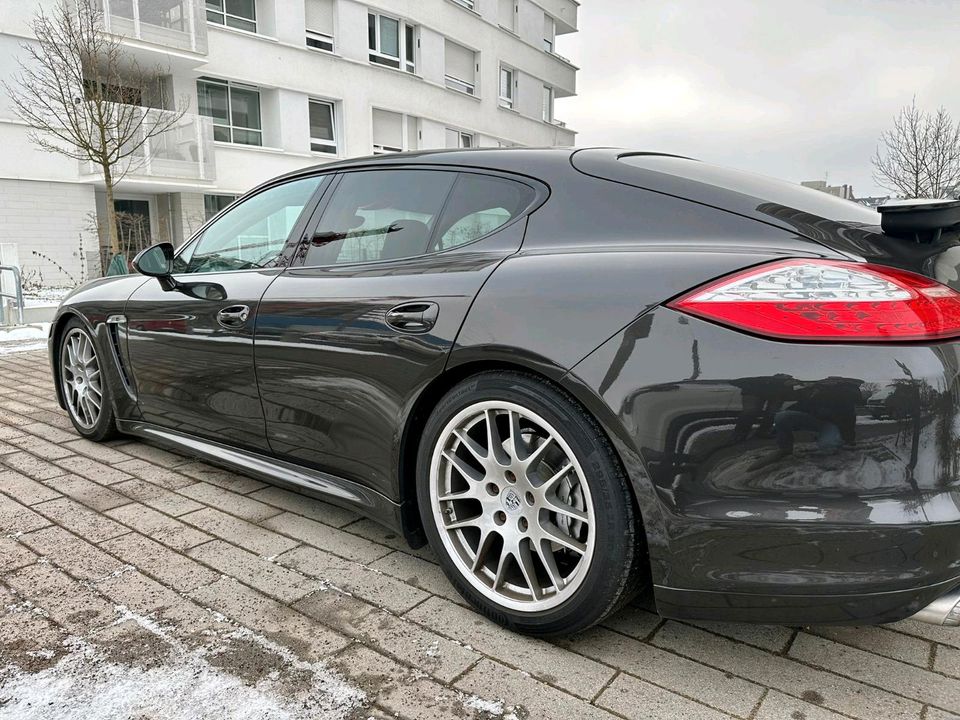 Porsche Panamera 4s GTS Optik in Frankfurt am Main