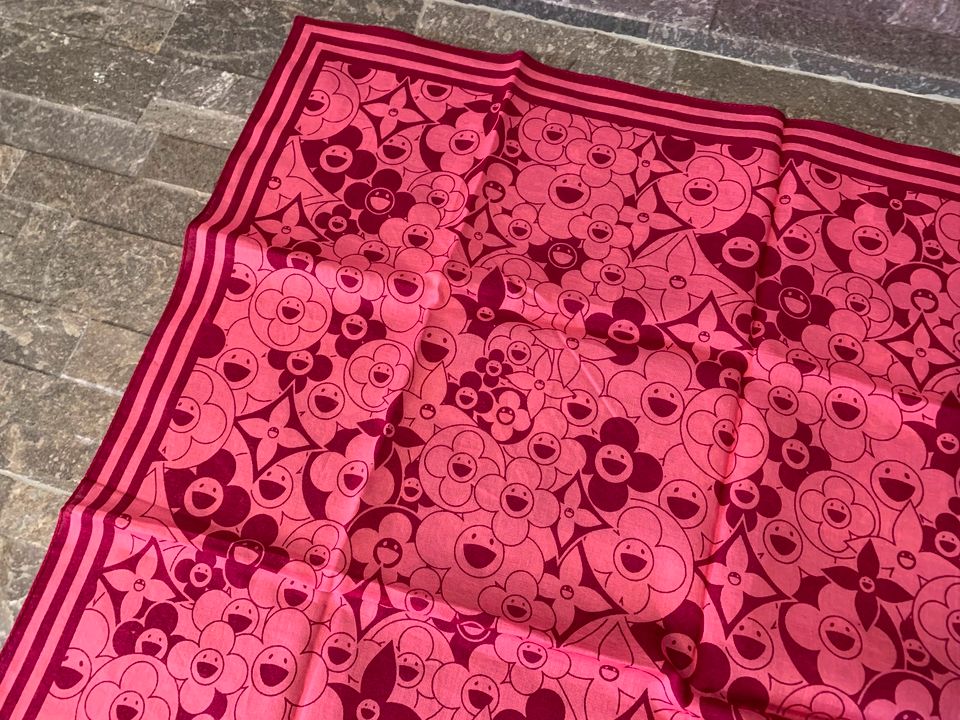 Louis Vuitton Monogram Cosmic Blossom Bandana Tuch in Pink in Freudenberg