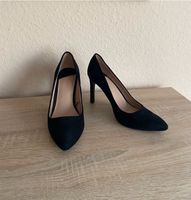 Stradivarius Pumps schwarz 38 high heels Hessen - Wiesbaden Vorschau