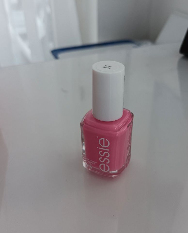 NEU ESSIE Nagellack lovie dovie 20, 13,5 ml pink rosa in Stuttgart -  Vaihingen | eBay Kleinanzeigen ist jetzt Kleinanzeigen