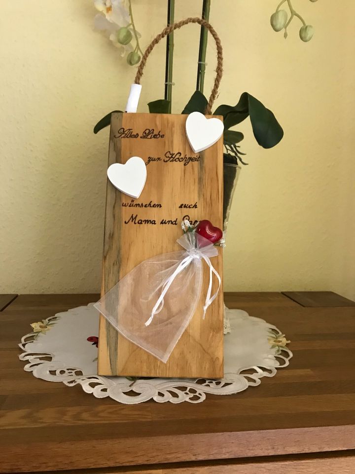 Geschenkkarte zu Hochzeit aus Holzbrand Malerei in Hude (Oldenburg)