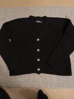 Pieces Strickjacke schwarz xs wolle Pullover Hessen - Kassel Vorschau