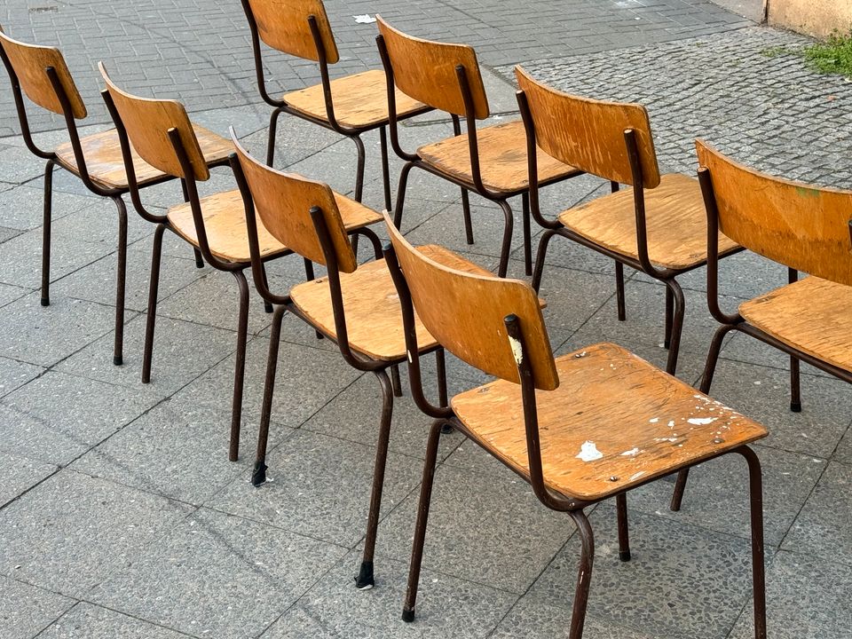 Alte Vintage  Werkstattstühle 10 Stück Chairs in Berlin