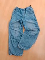 Jeans H&M Größe 164 und Langarmshirt C&A 164 Bayern - Eichenau Vorschau