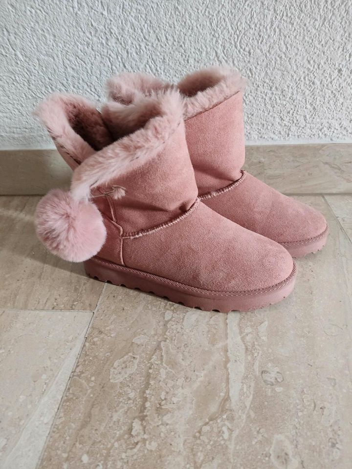 Stiefel 36 UGG-style in Ubstadt-Weiher