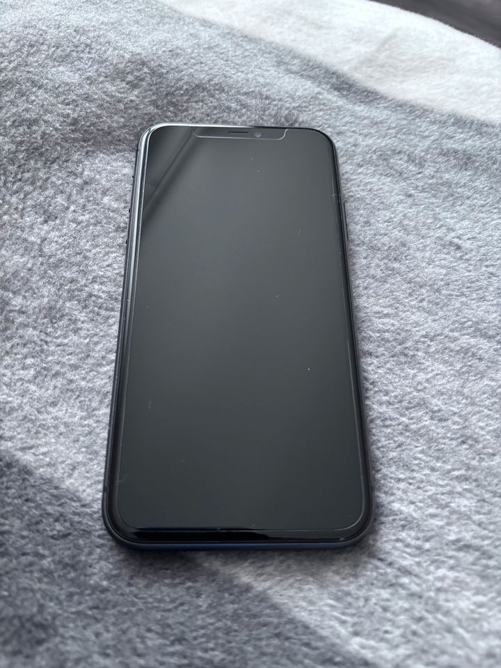 iPhone 11 64 GB Black mit OVP+ Extras in Kiel