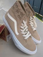Neu mit Etikett! Vans Leder/Canvas mit Stickerei, Gr. 40,5 Nordrhein-Westfalen - Schwalmtal Vorschau