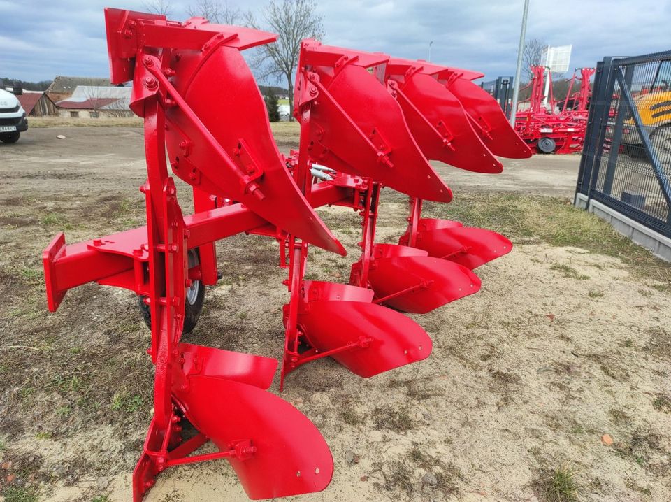 Pflug Drehfplug | 4 Körper | Stufenverstellung 32, 36, 40, 44 cm in Neuhardenberg