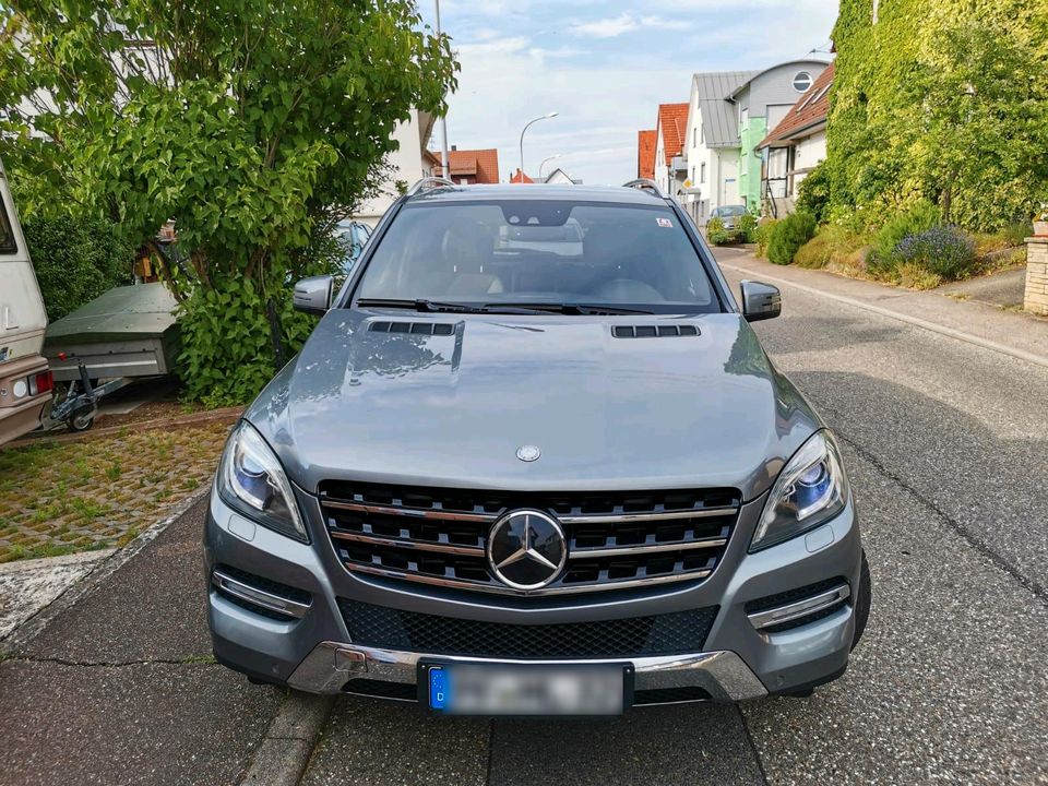 Mercedes ML 350 BlueTec mit Distronic Plus in Pforzheim