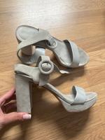 Graue Heels / Sandalen Nordrhein-Westfalen - Schwelm Vorschau