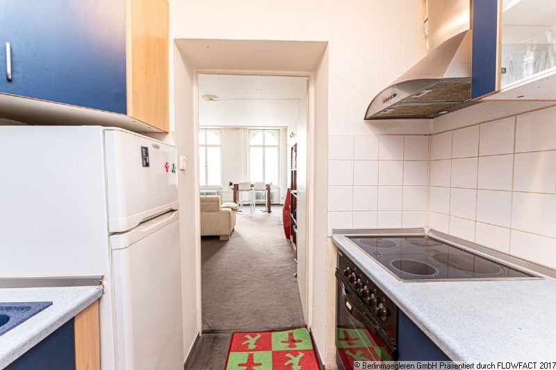 2-room apartment in an old building in the popular Nollendorf neighborhood in Berlin