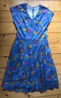 Vintage Kleid Maxikleid Sommerkleid bunt Faltenrock kurze Ärmel Berlin - Reinickendorf Vorschau