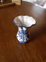 Keramik Vase klein blau weiß Blumendekor 10,5 cm hoch Sachsen-Anhalt - Gardelegen   Vorschau
