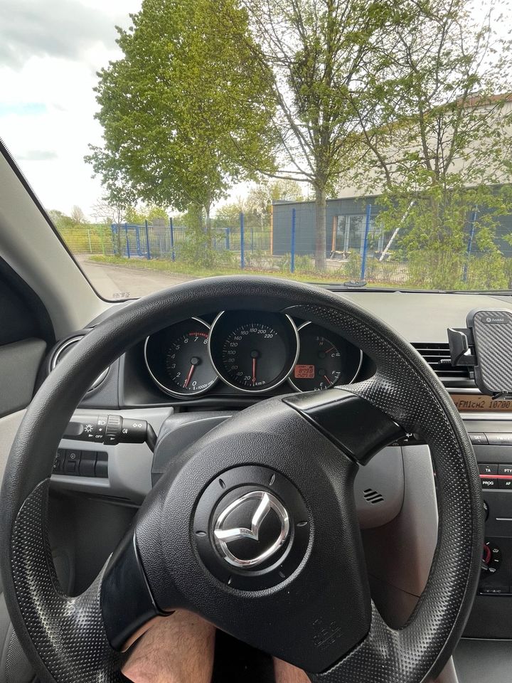 Mazda 3 / 1.6 in Wehretal