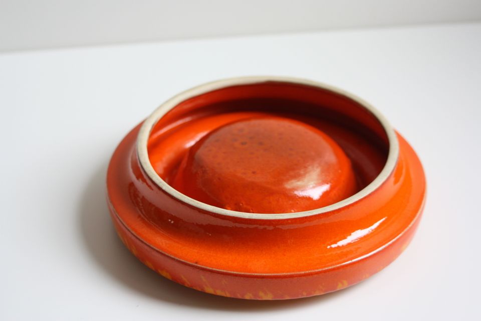 Mid Century Aschenbecher aus Keramik orange in Stuttgart