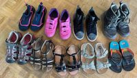 Schuhepaket- Sandalen,Sneaker,Wasserschuhe,Flip Flops, Gr. 33-34 Nordrhein-Westfalen - Rösrath Vorschau
