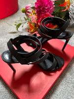 HUGO BOSS “animal“ Leder Riemen High Heels Sandalette 39 schwarz Hannover - Kirchrode-Bemerode-Wülferode Vorschau