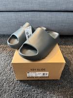 adidas Yeezy Slide Dark Onyx EU 40 1/2 | US 7 | NEU | Rechnung Bayern - Ansbach Vorschau