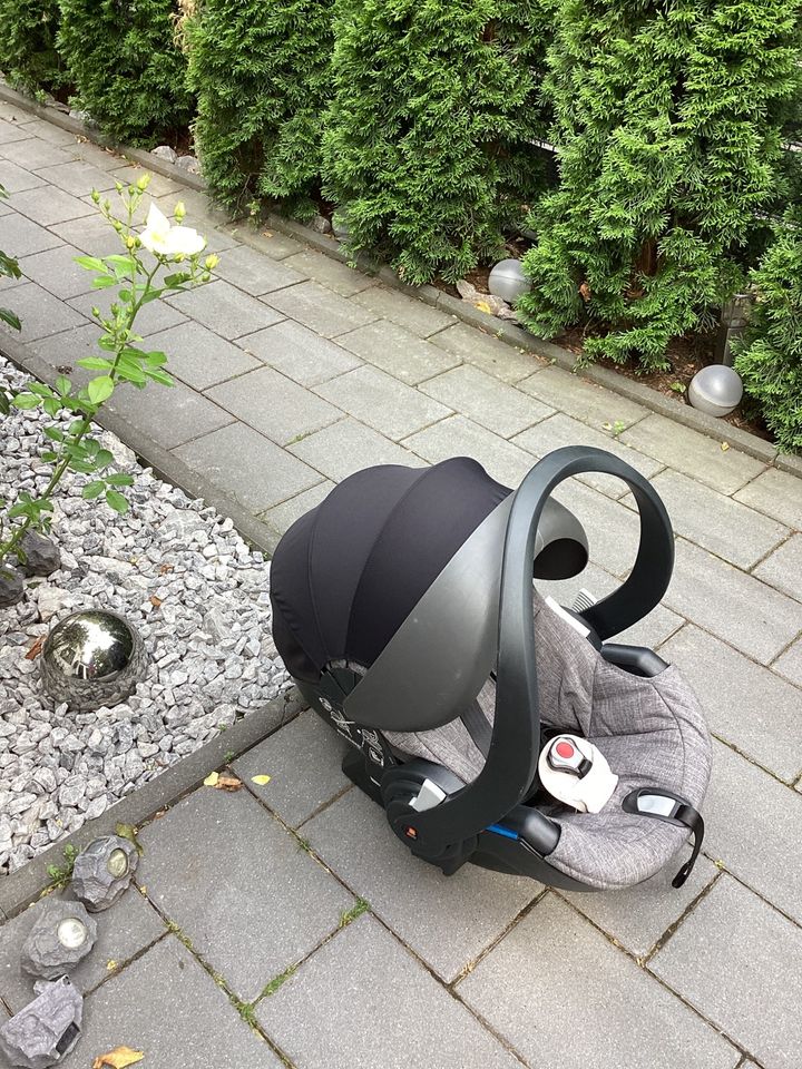 Stokke  besafe IZI GO Modular Autositz Babyschale Kindersitz in Bochum