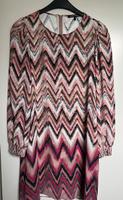 Schönes Kleid Luisa Cerano Seide Gr. 42 (eher Gr. 40), neuwertig Nordrhein-Westfalen - Kleve Vorschau