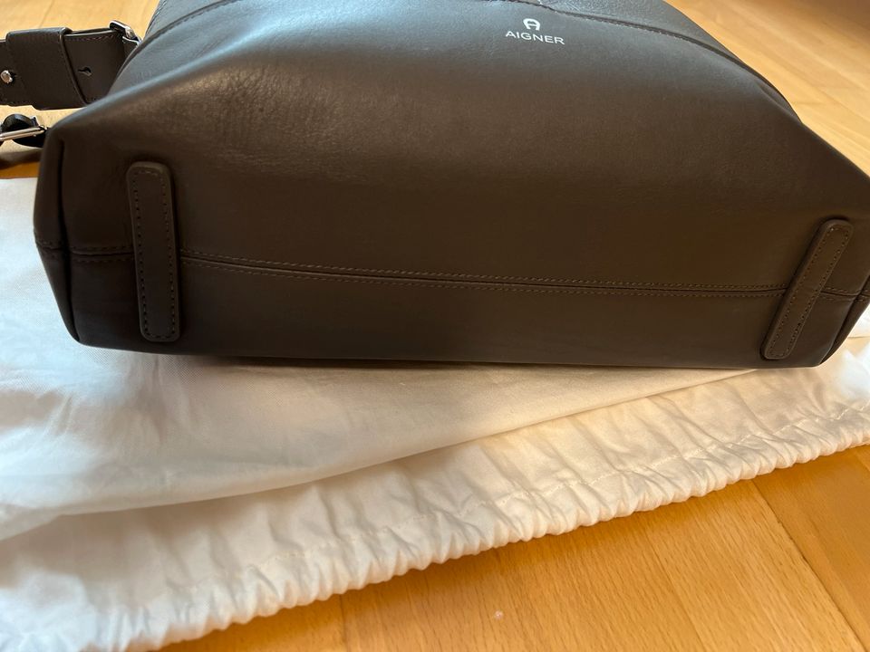 Aigner (Akten)Tasche aus Leder Business NEU in Bonn