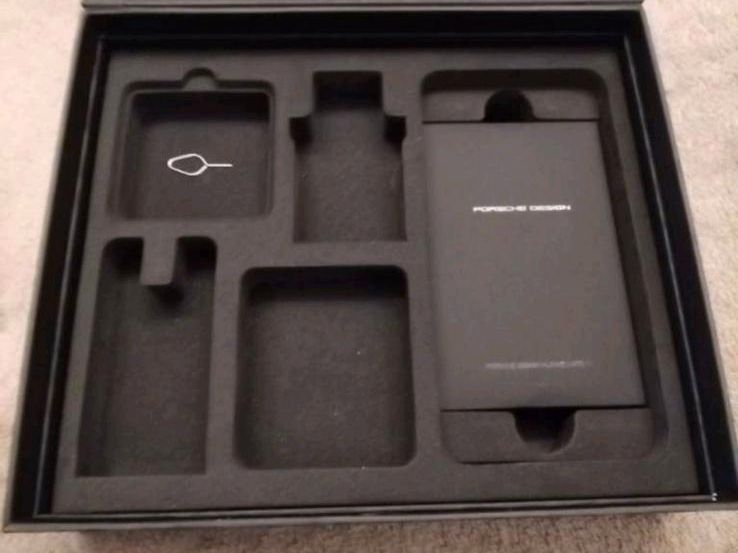 Porsche Design Verpackung Huawei in Thurnau