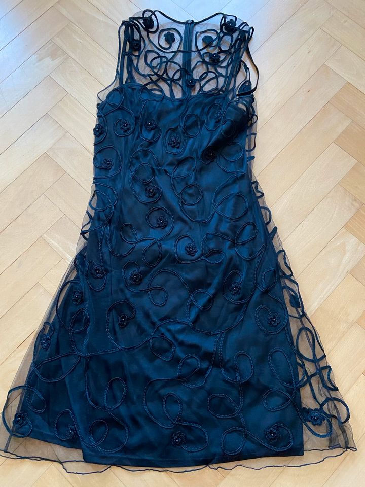 Kleid Abendkleid Cocktailkleid Spitze ärmellos schwarz Gr. 42 in Halle