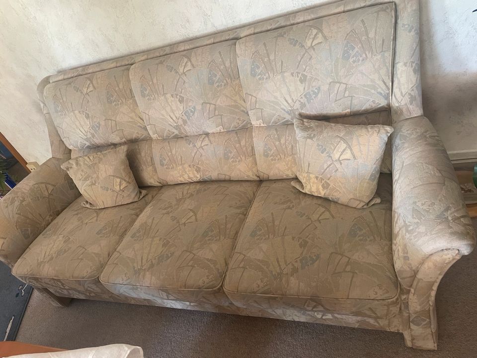 Sofas und Sessel zu verschenken in Delmenhorst