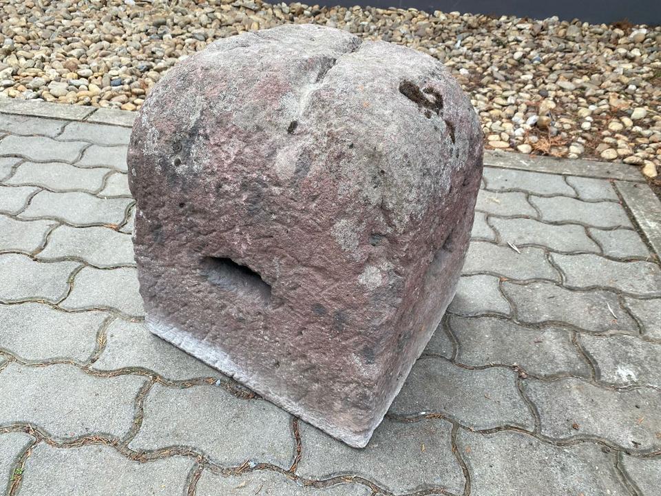Barock Weinkeller Entlüftung aus Naturstein ca. 300 Jahre alt in Neuenkirchen