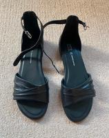 Cox Sandalen, Echtleder, neu mit Etikett, Gr. 41 Frankfurt am Main - Westend Vorschau